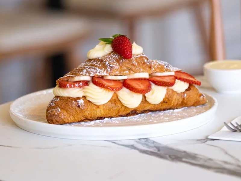 KREMALI MEYVELI KRUVASAN